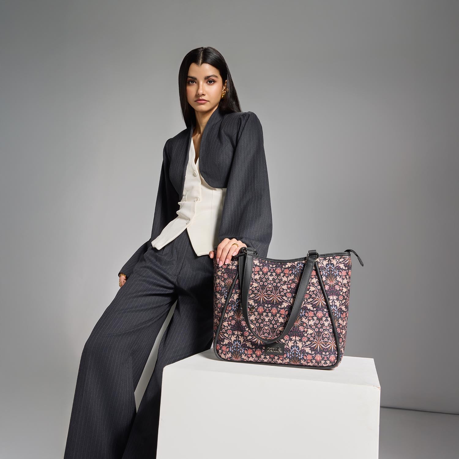Rhea Kapoor - Kashmir Blooms Naisha Tote Bag