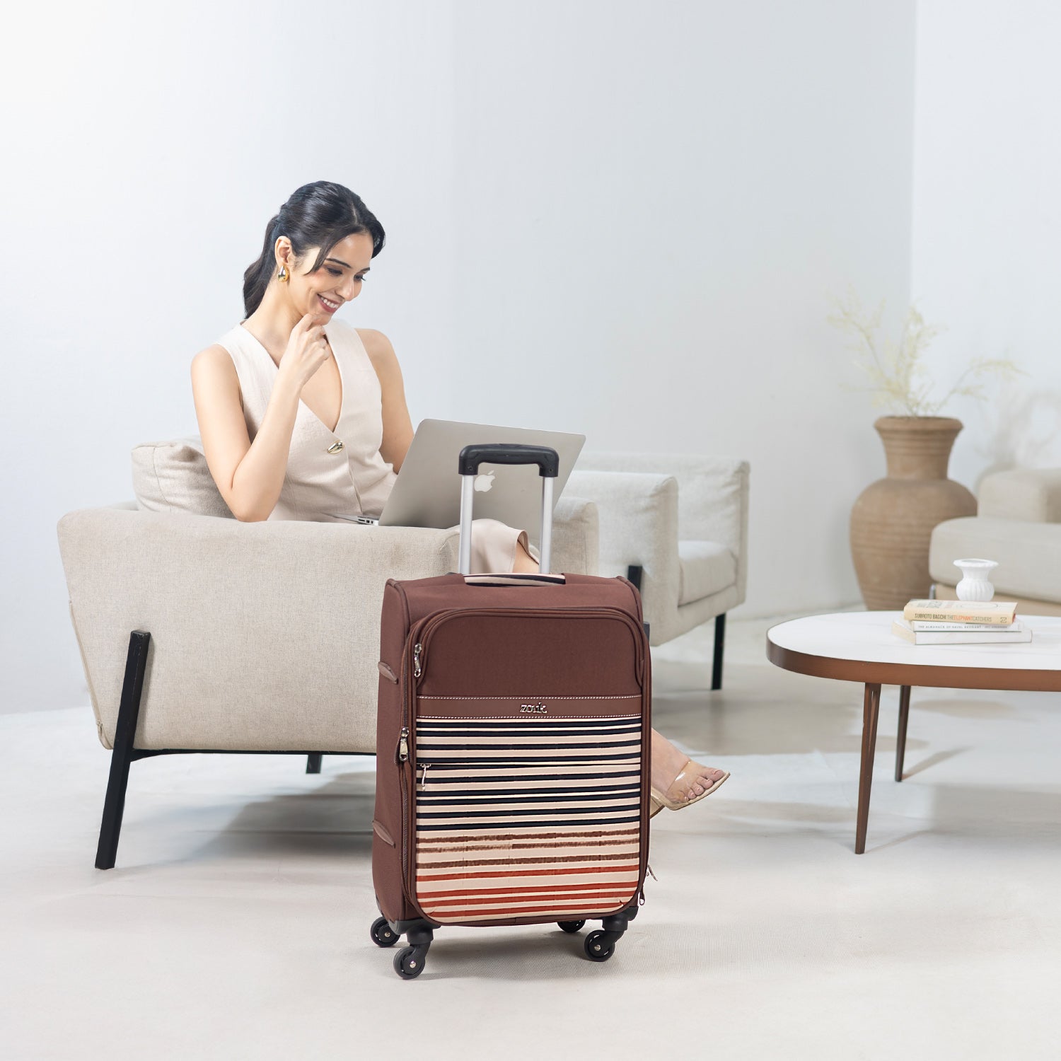 Qutub Stripes Avasa Trolley Bag (Cabin)